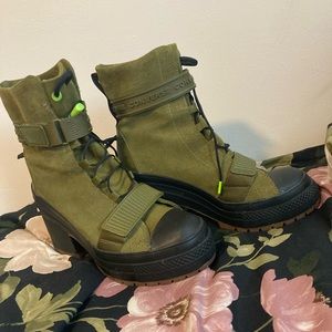 Converse GR82 boots in green